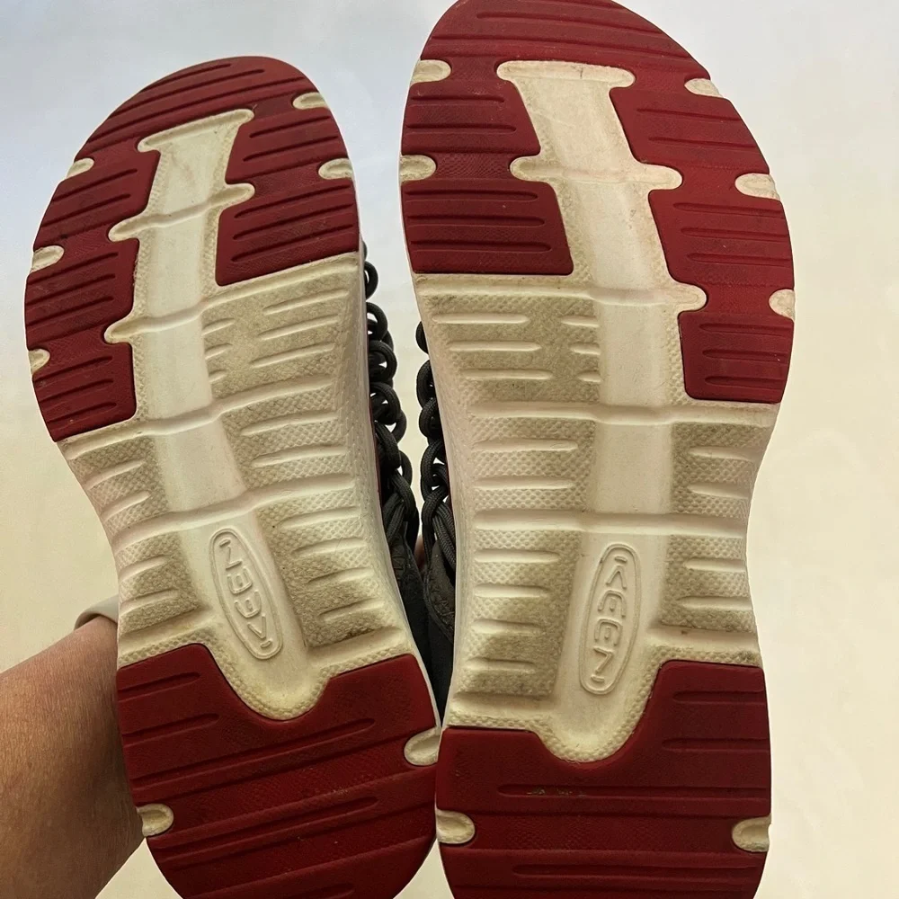 KEEN Uneek Big Kids Outdoor Sports Sandals Gray/Red Size 4 Preowned